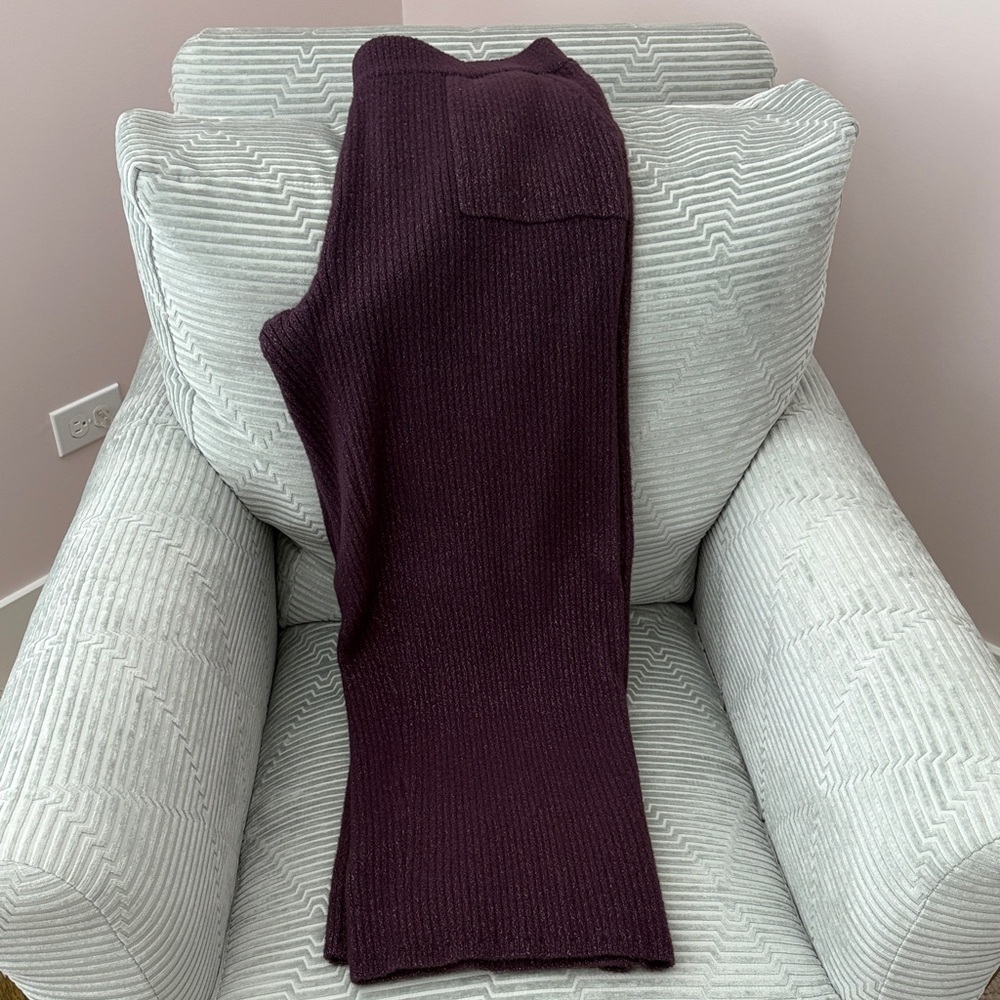 Lane Bryant Livi Deep Purple Knit Pants w/Deep Front Pockets. Size 14/16